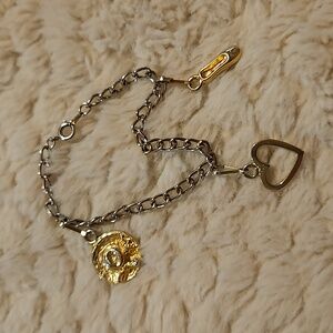 #0042 Charm bracelet gold and silver toned